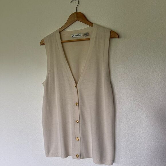 Vintage white sweater vest - Picture 5 of 8